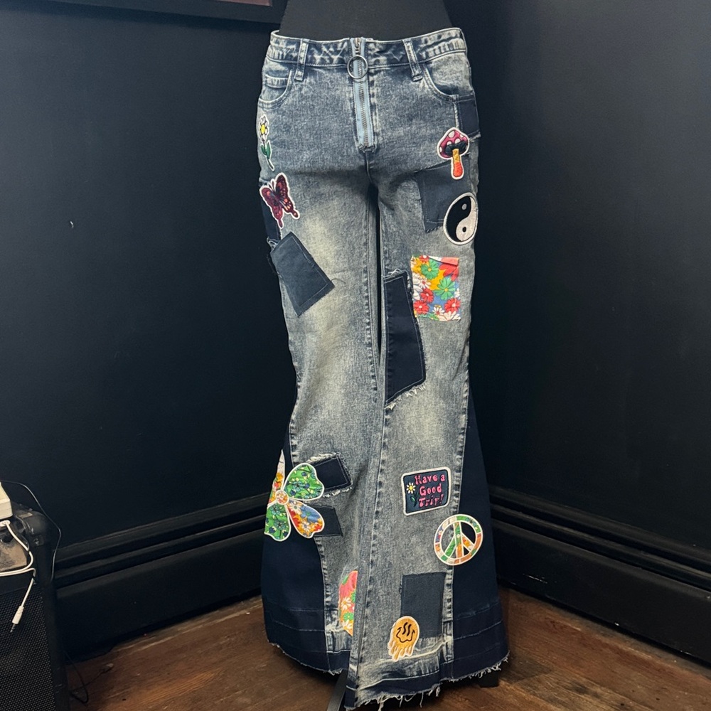 Dollskill flare jeans nwt med